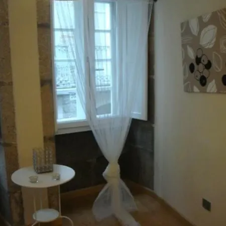Apartment In Santiago De Compostela 100068 דירה *