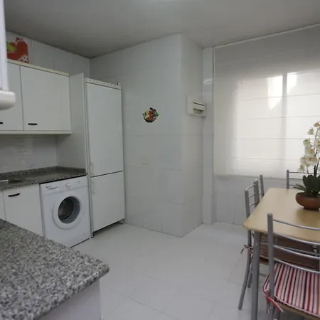 Apartment In Santiago De Compostela 100068 דירה *
