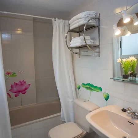 Apartment In Santiago De Compostela 100068 * سانتياغو دي كومبوستيلا